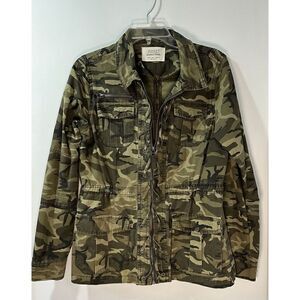 Ashley by 26 International women’s camo utility jacket size Small.  #14-1139